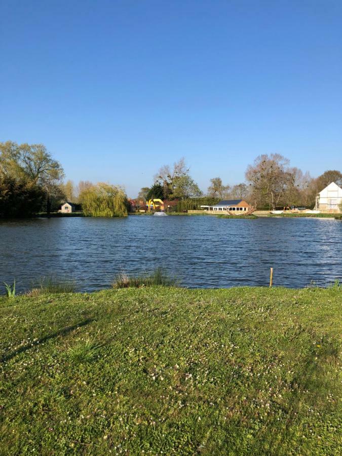 Отель Le Domaine De La Carperie Brehal Экстерьер фото