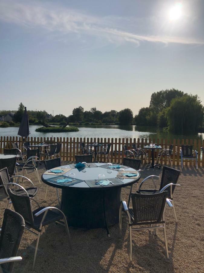 Отель Le Domaine De La Carperie Brehal Экстерьер фото